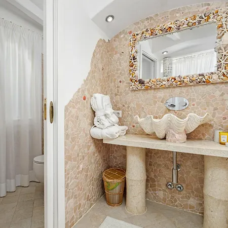 Anna Bed & Breakfast 4*