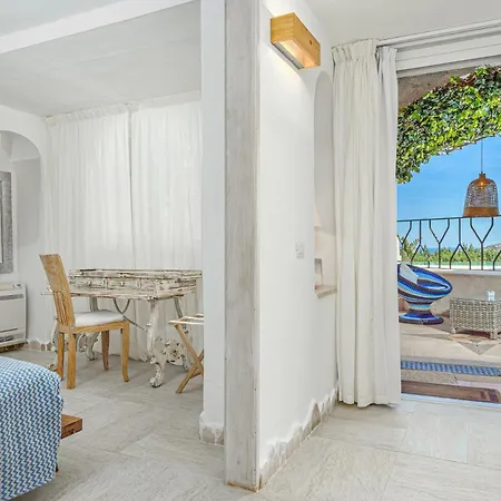Alojamento de Acomodação e Pequeno-almoço Anna Porto Cervo